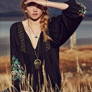 Anthropologie floreat embroidered peasant top